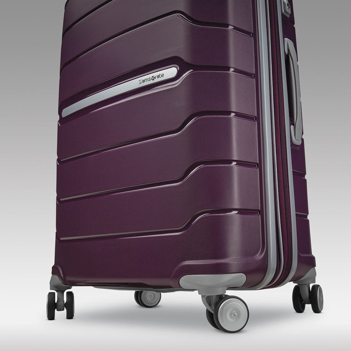 Samsonite Freeform 28" Large Hardside Spinner Luggage
