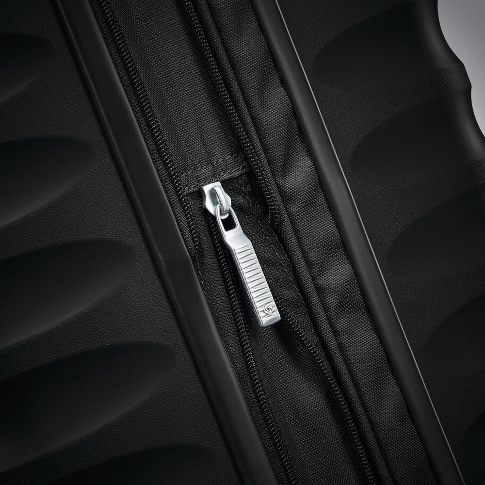 Samsonite Voltage DLX Spinner Luggage