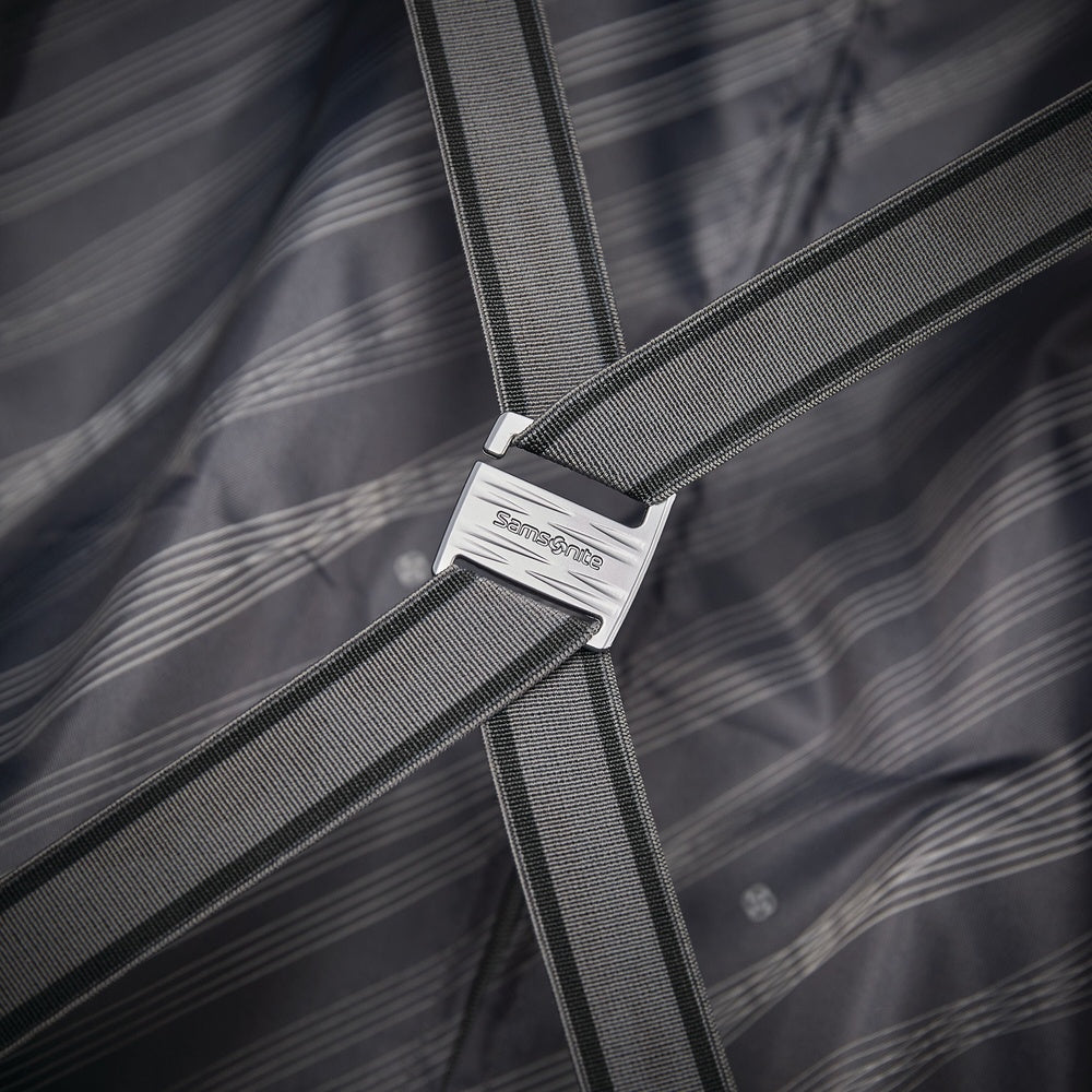 Samsonite Voltage DLX Spinner Luggage