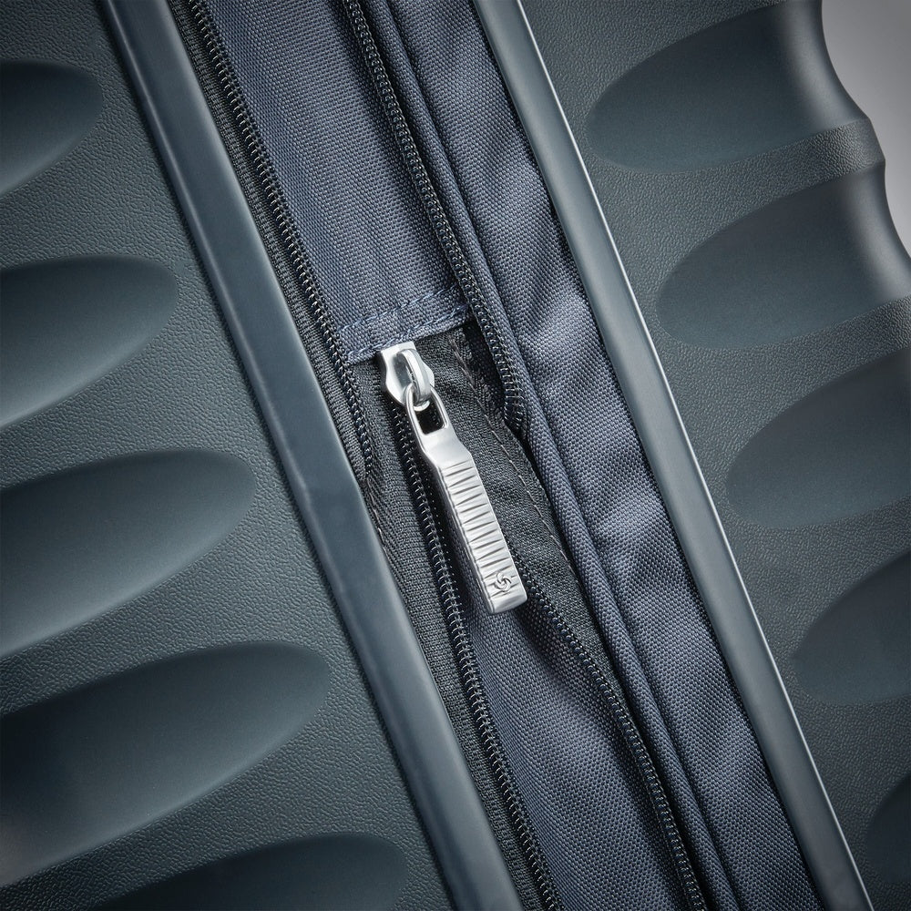 Samsonite Voltage DLX Spinner Luggage
