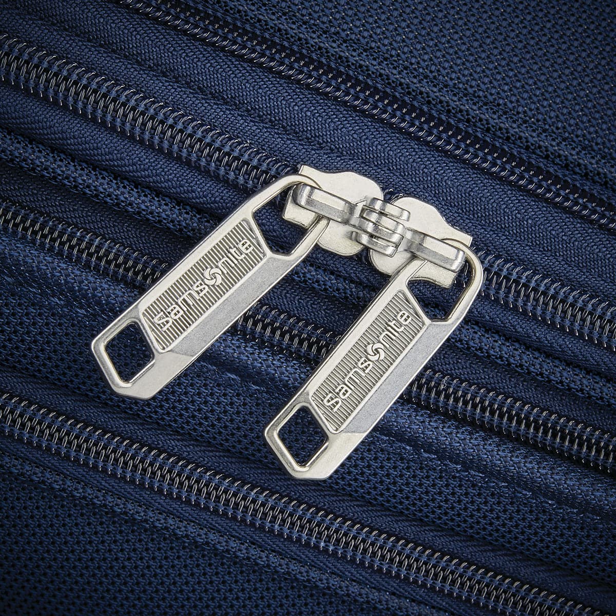 Samsonite Insignis Carry On Expandable Spinner