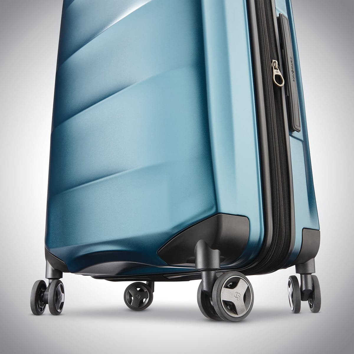 Samsonite Octiv Hardside 22" Spinner Carry On Luggage