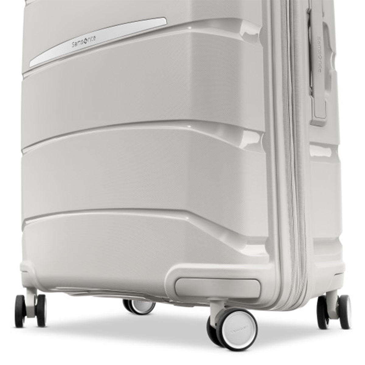 Samsonite Outline Pro Carry-On Spinner