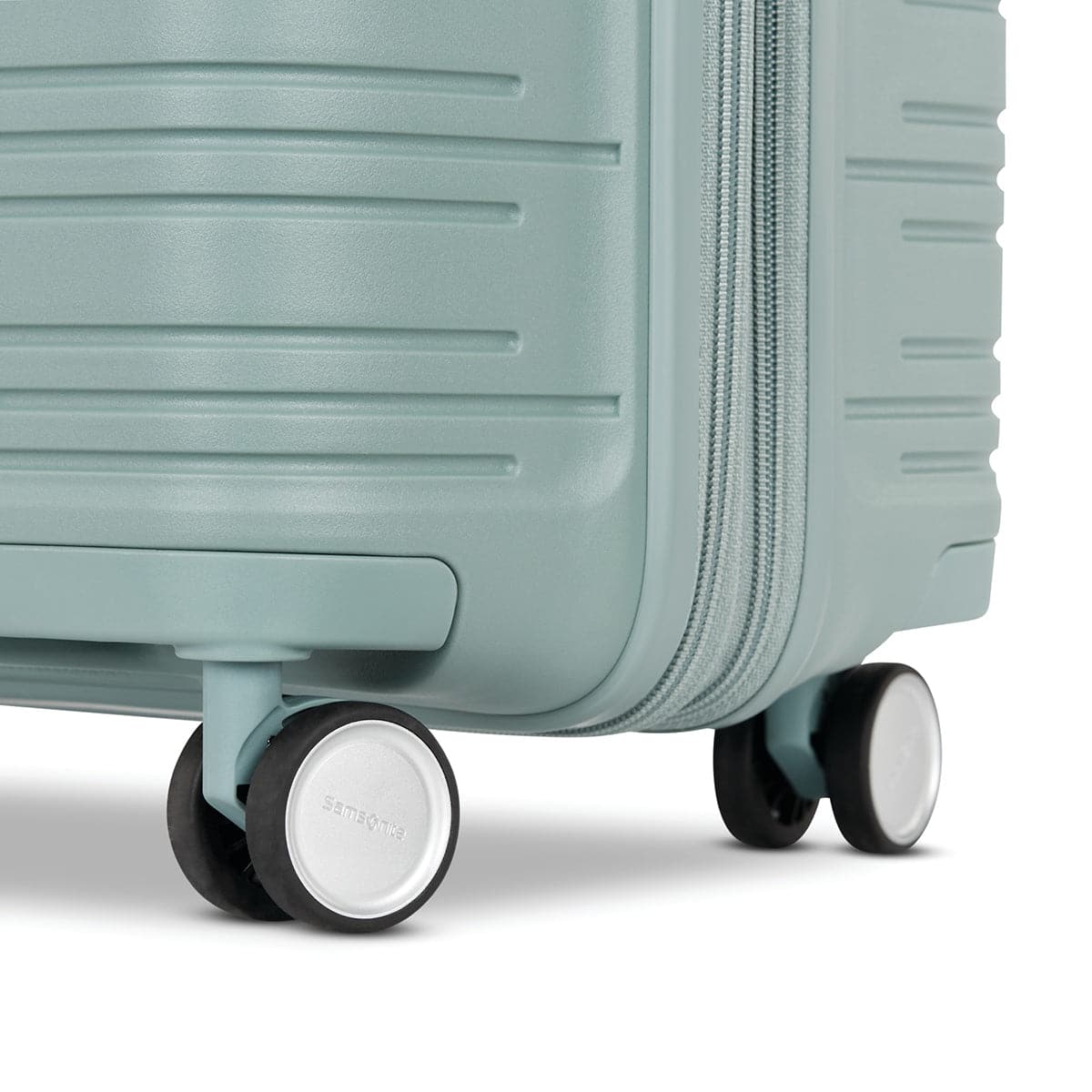 Samsonite Elevation Plus Medium Carry-On Spinner