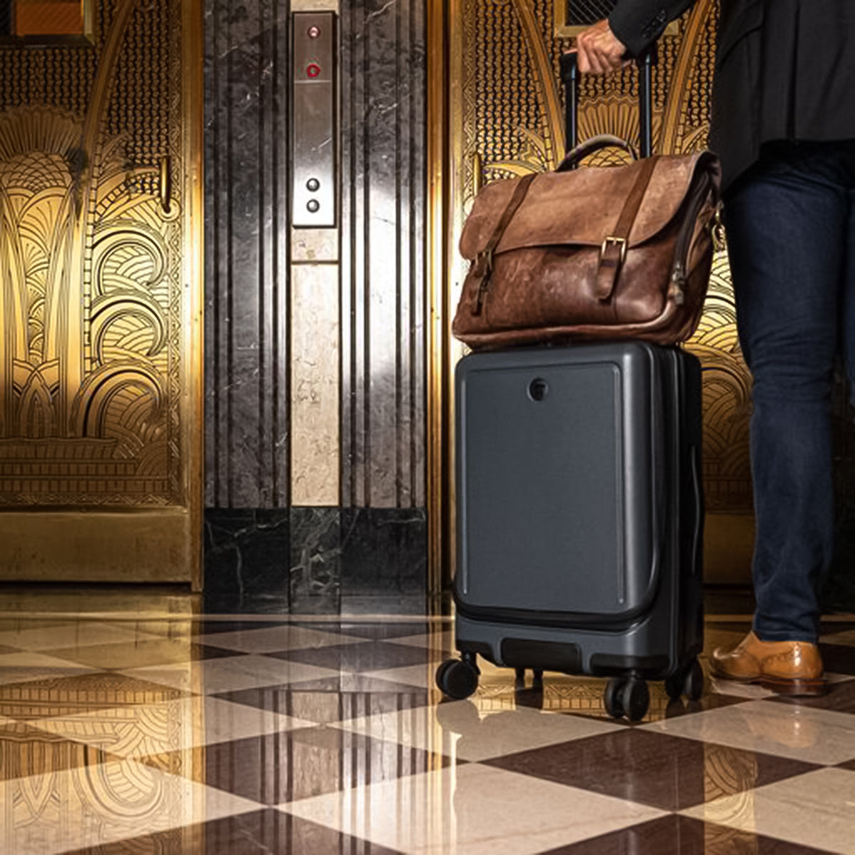 Props 22" Carry-On Spinner Luggage