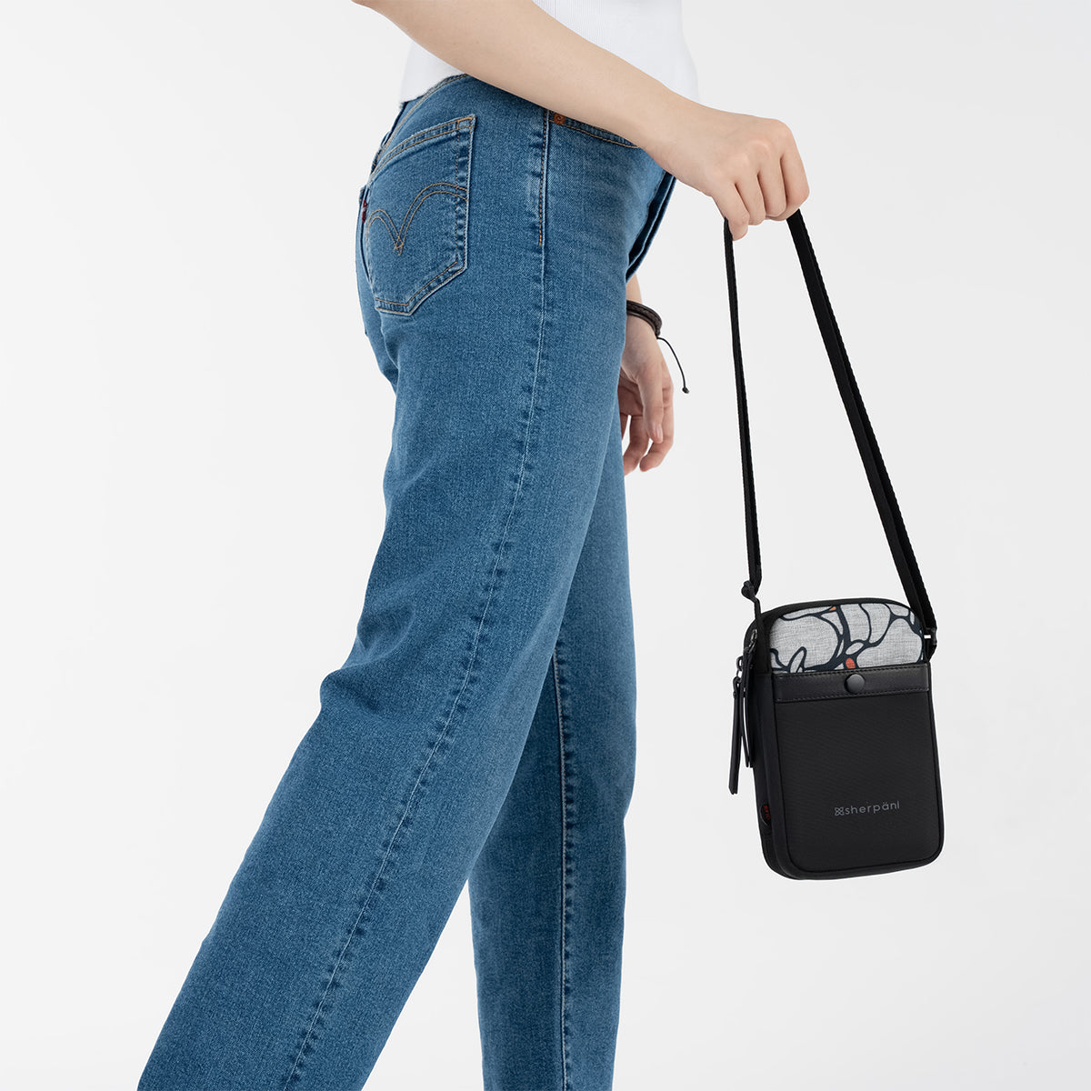 Sherpani Simplicity Crossbody Wallet