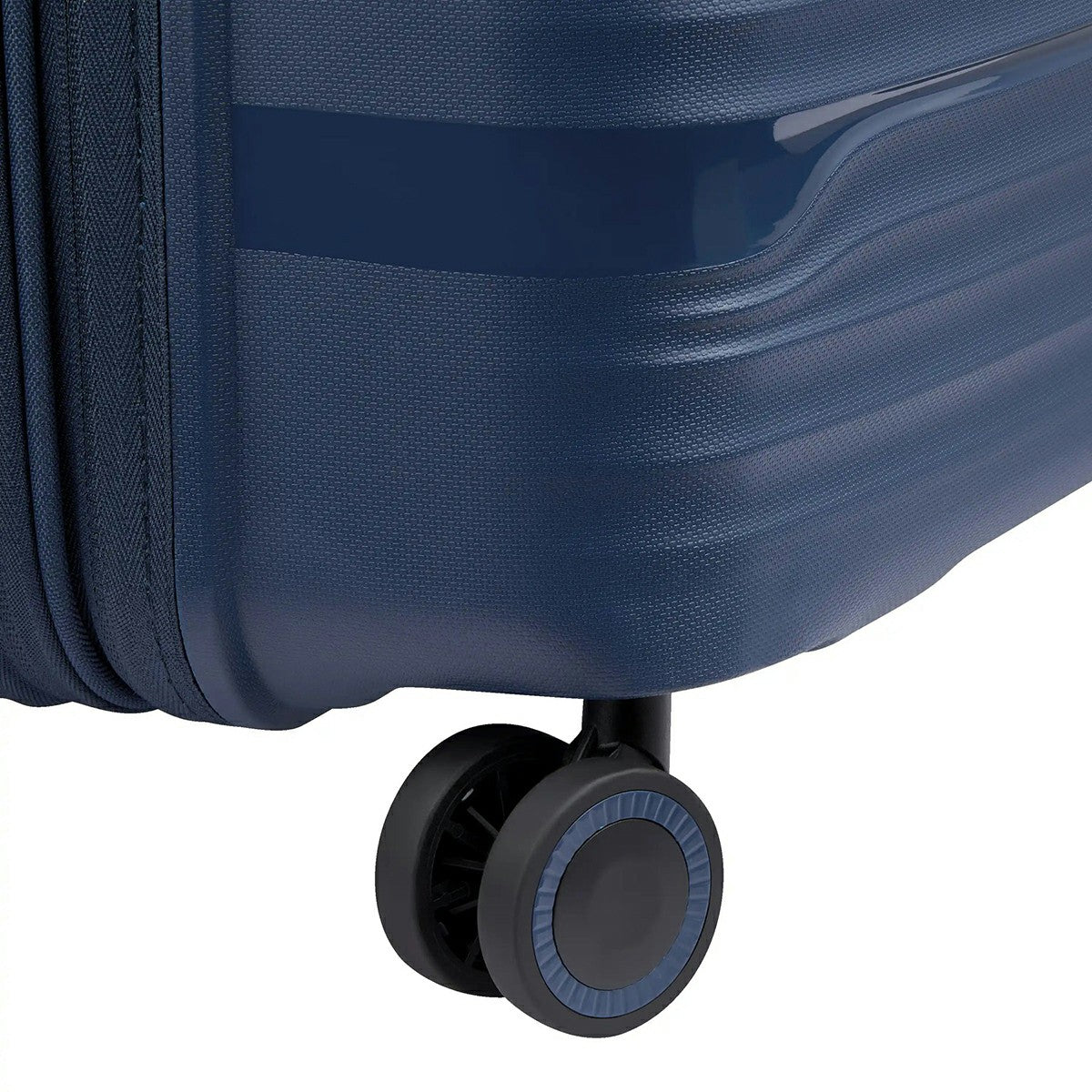 Delsey Dune Medium Expandable Spinner Luggage