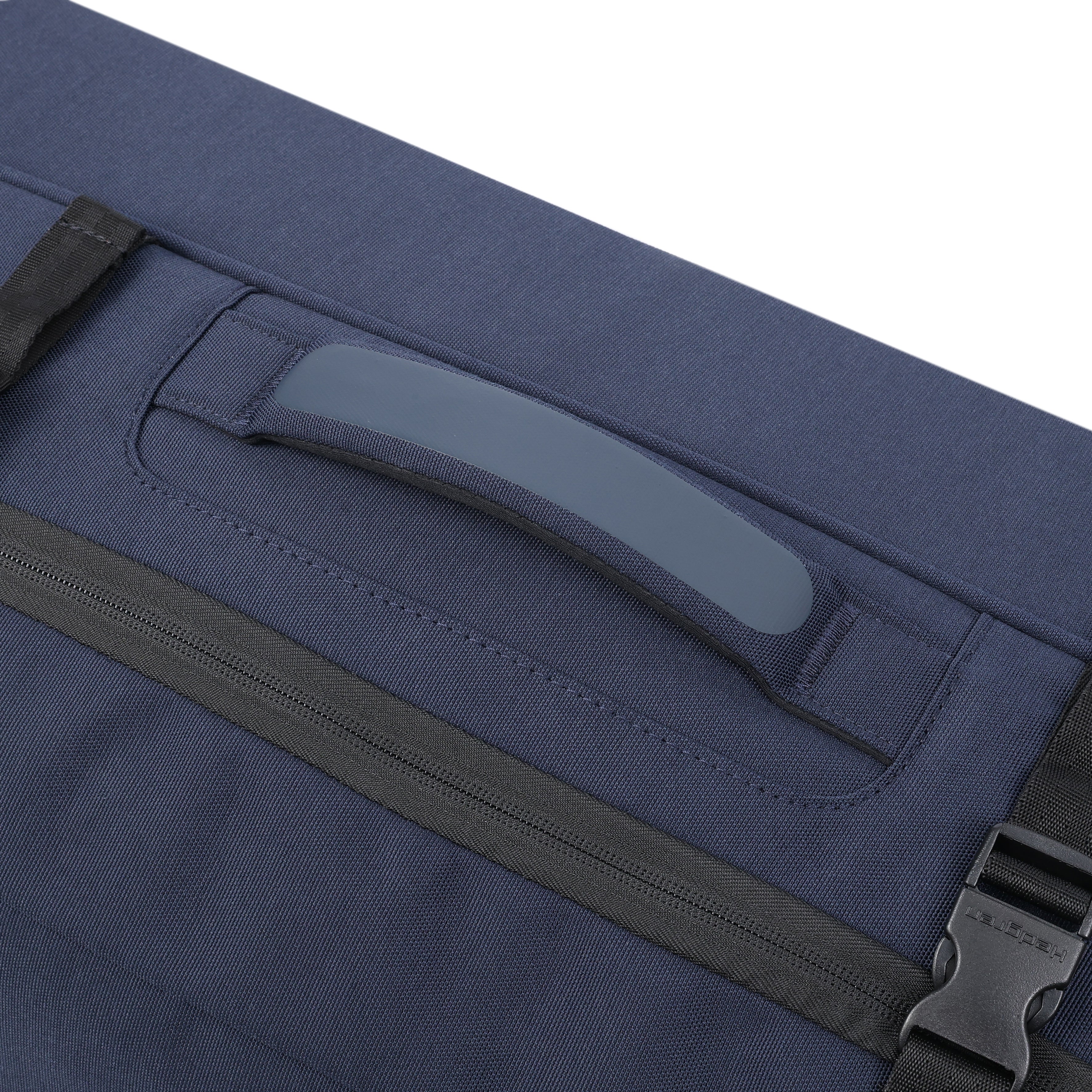 Hedgren Compact Rolling Duffle Bag – bagdUp