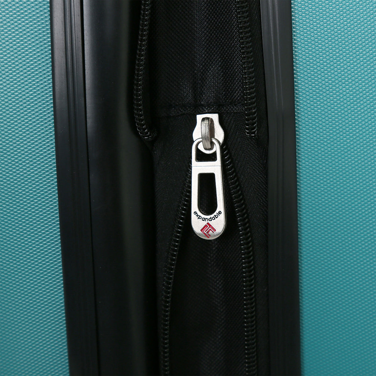 Travelers Club Chicago Expandable Spinner Carry-On Luggage