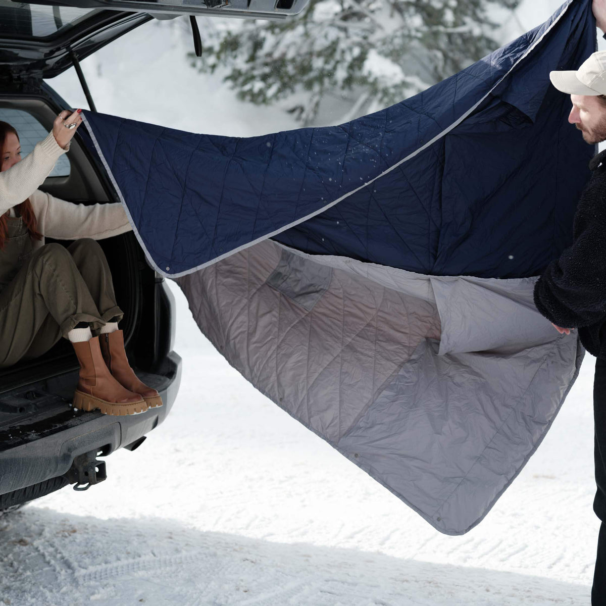 Gravel Layover Packable and Insulated Travel Blanket