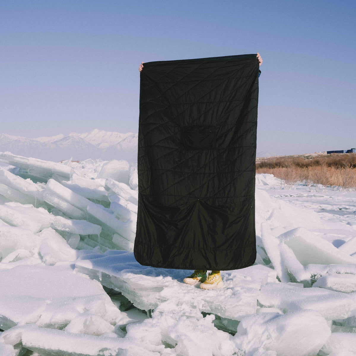 Gravel Layover Packable and Insulated Travel Blanket