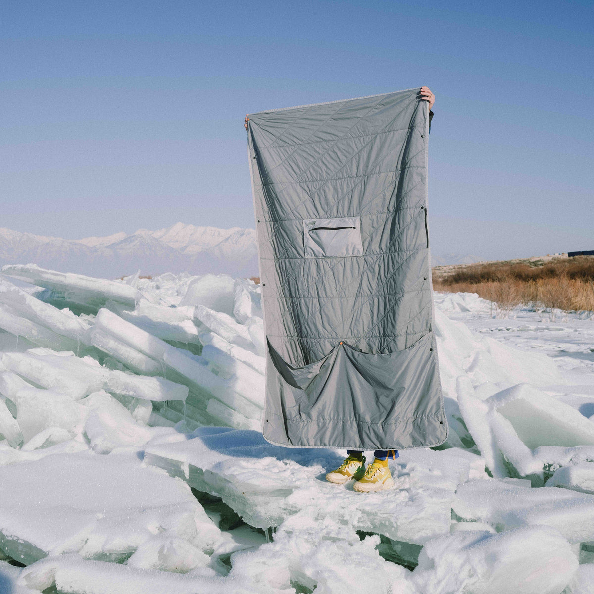 Gravel Layover Packable and Insulated Travel Blanket