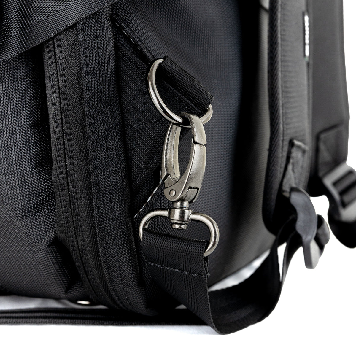 PKG Trenton 31L Messenger | Backpack