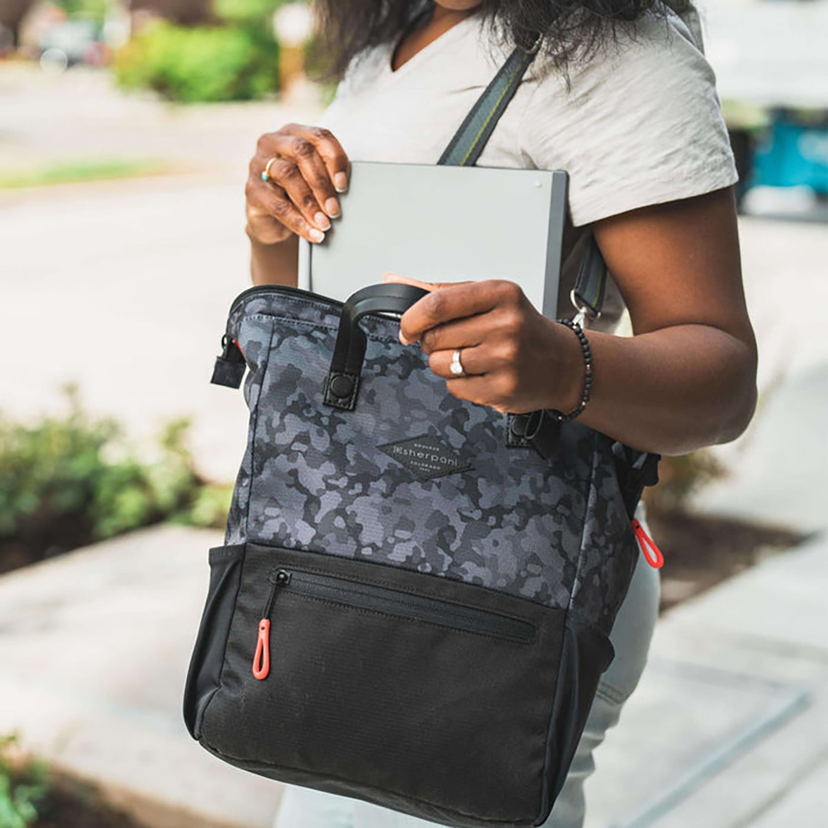 Sherpani Essentials Dispatch Backpack/Crossbody/Tote Bag