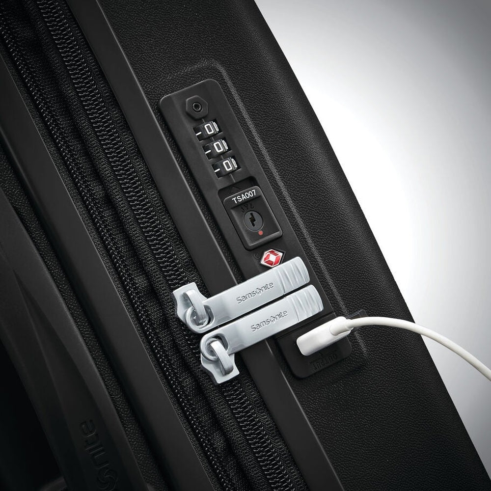 Samsonite Voltage DLX Spinner Luggage