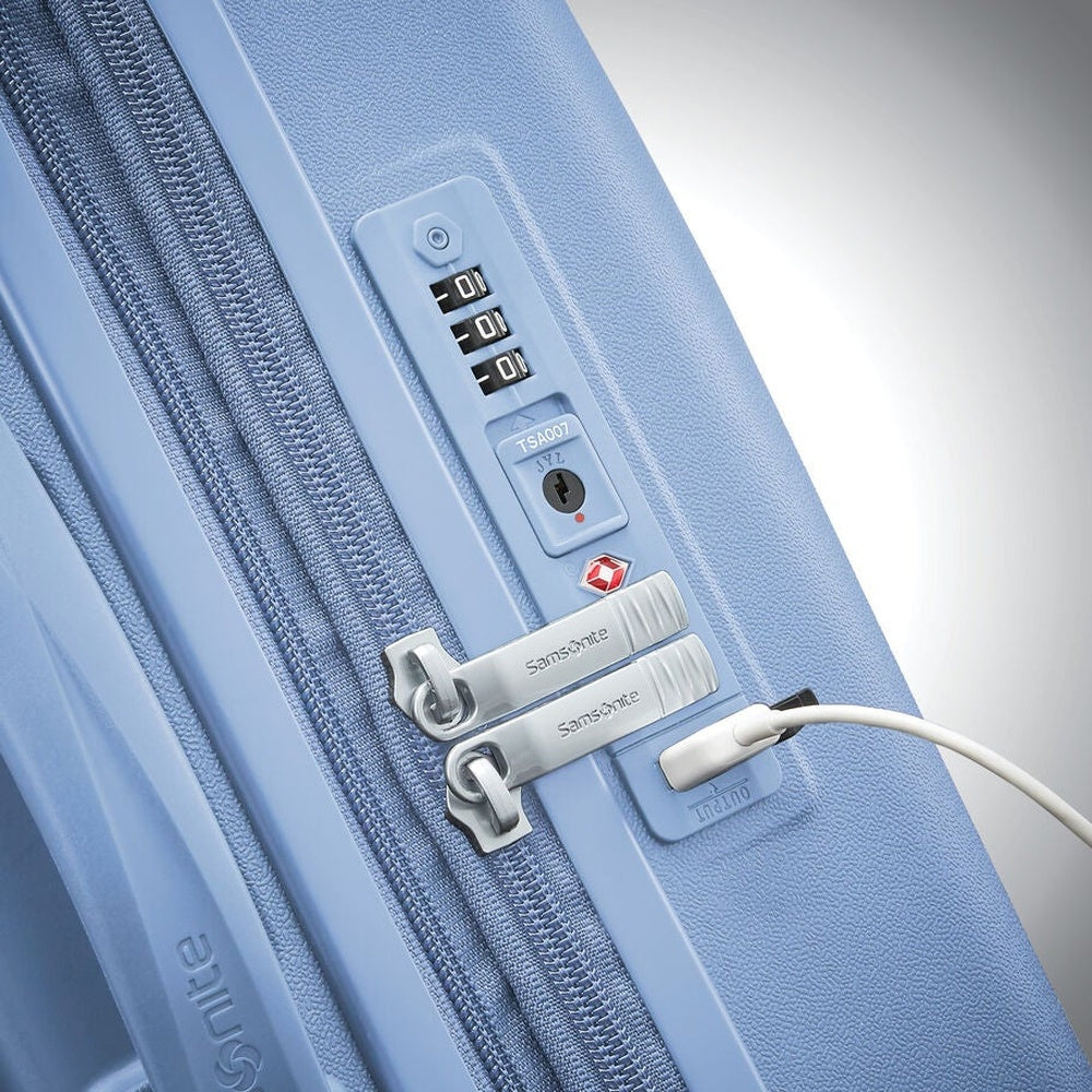 Samsonite Voltage DLX Spinner Luggage