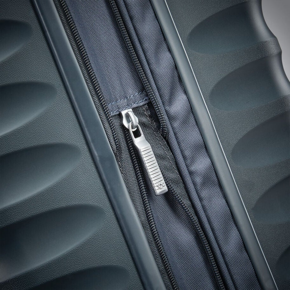 Samsonite Voltage DLX Spinner Luggage