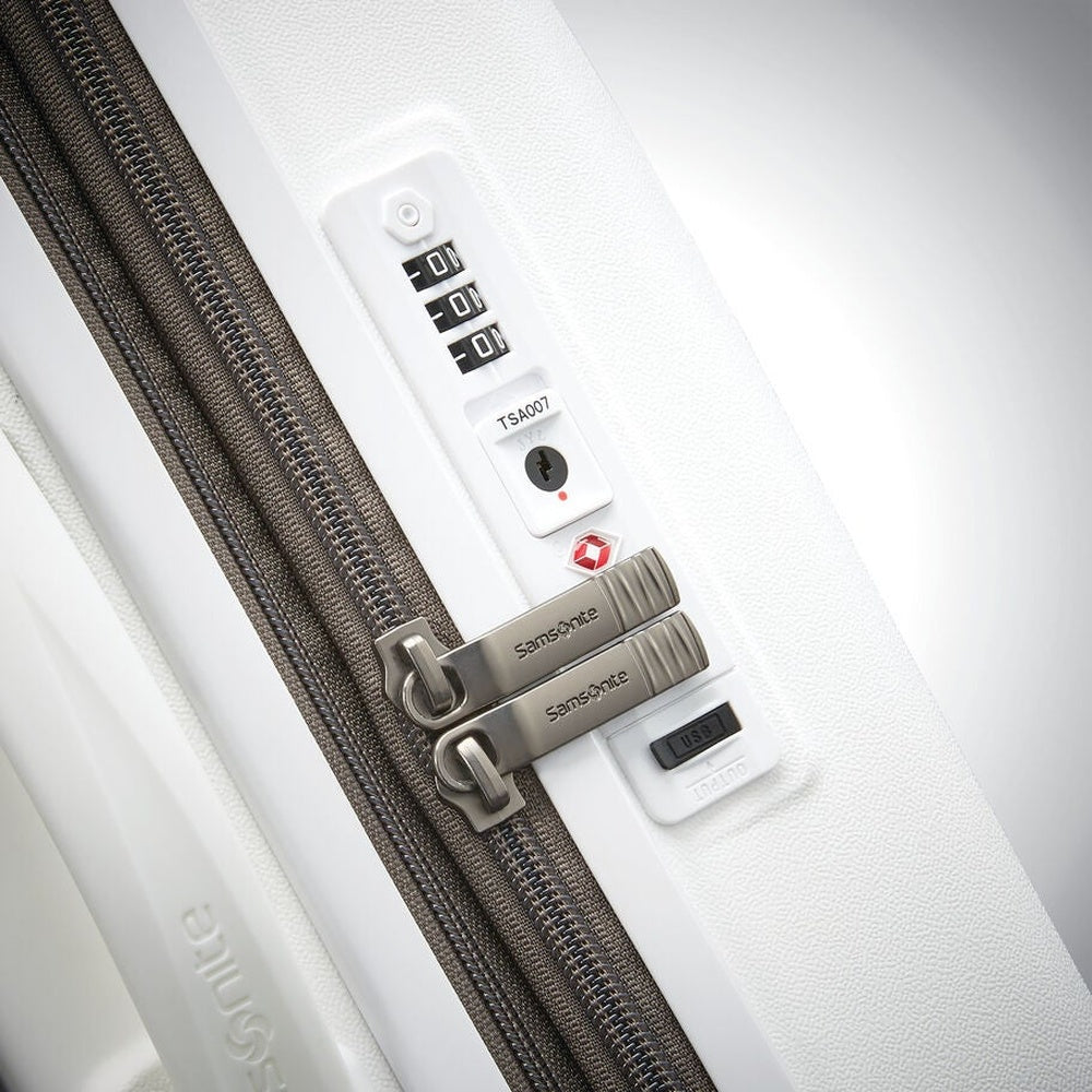 Samsonite Voltage DLX Spinner Luggage
