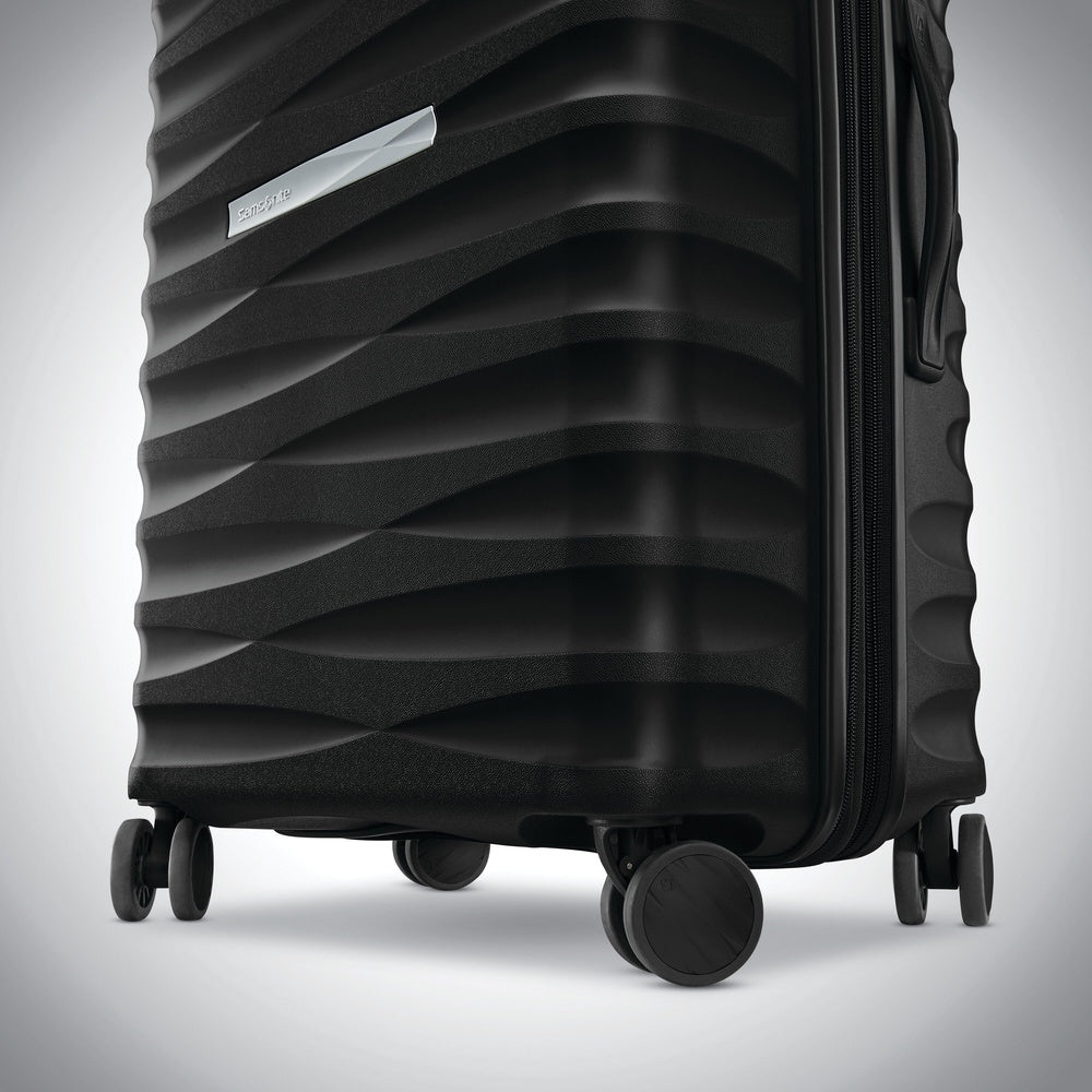 Samsonite Voltage DLX Spinner Luggage