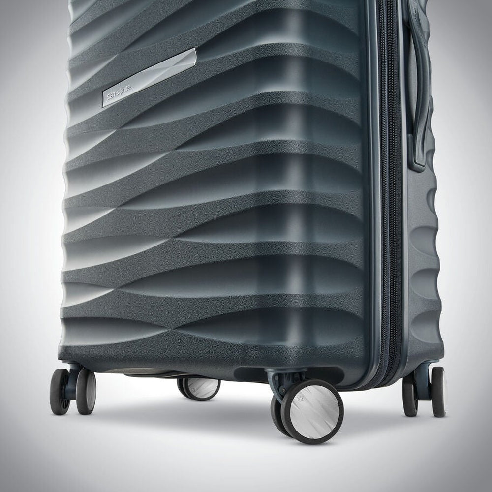 Samsonite Voltage DLX Spinner Luggage