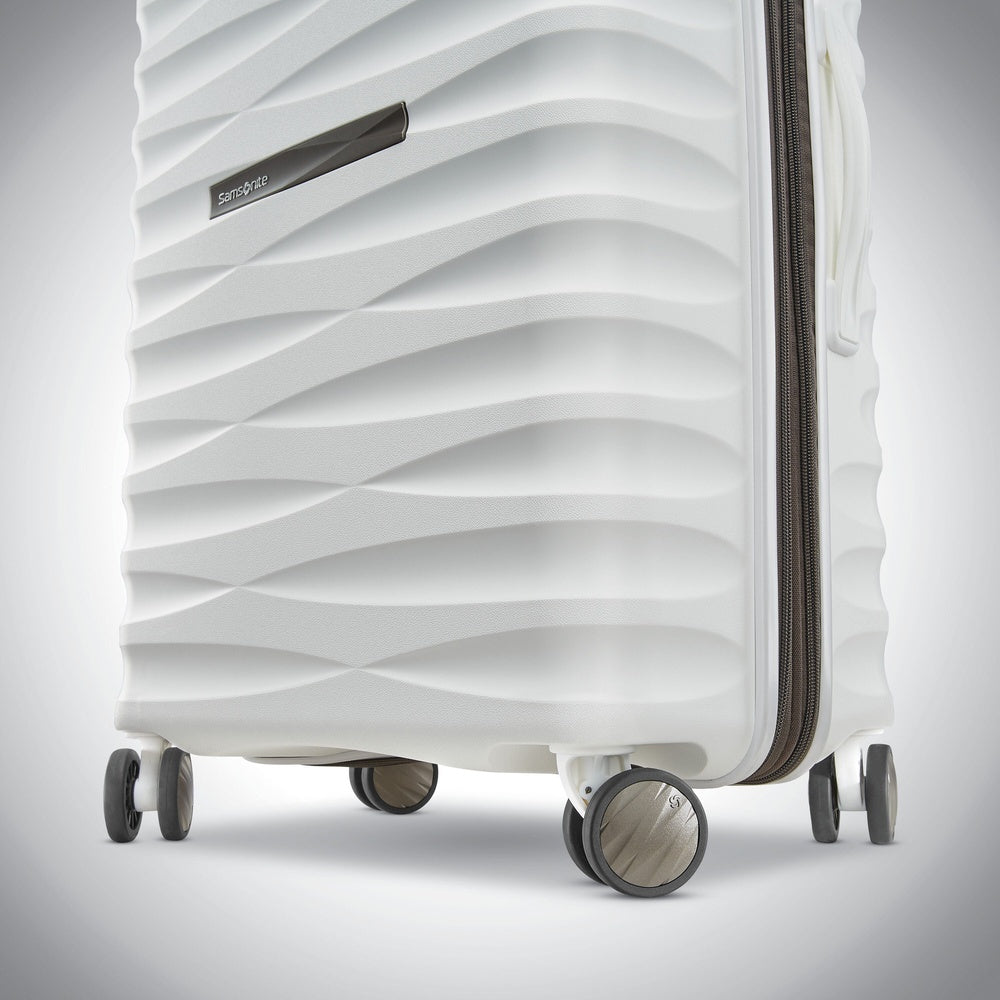 Samsonite Voltage DLX Spinner Luggage