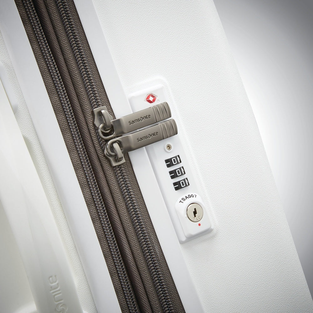 Samsonite Voltage DLX Spinner Luggage