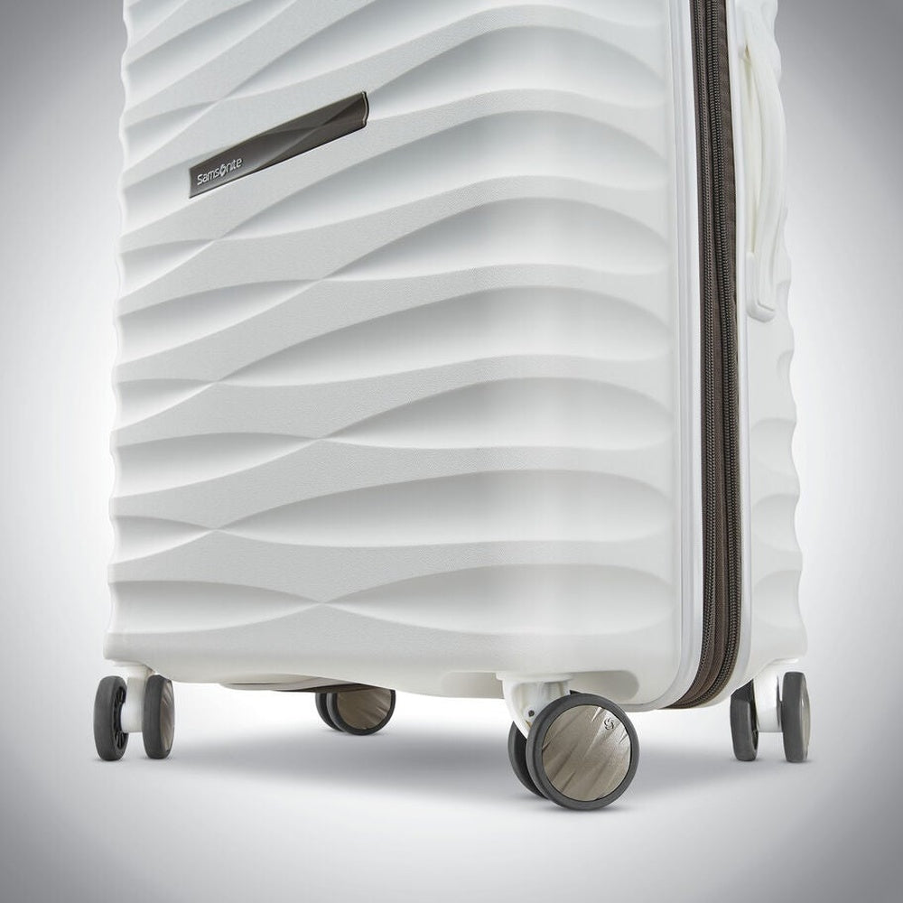 Samsonite Voltage DLX Spinner Luggage