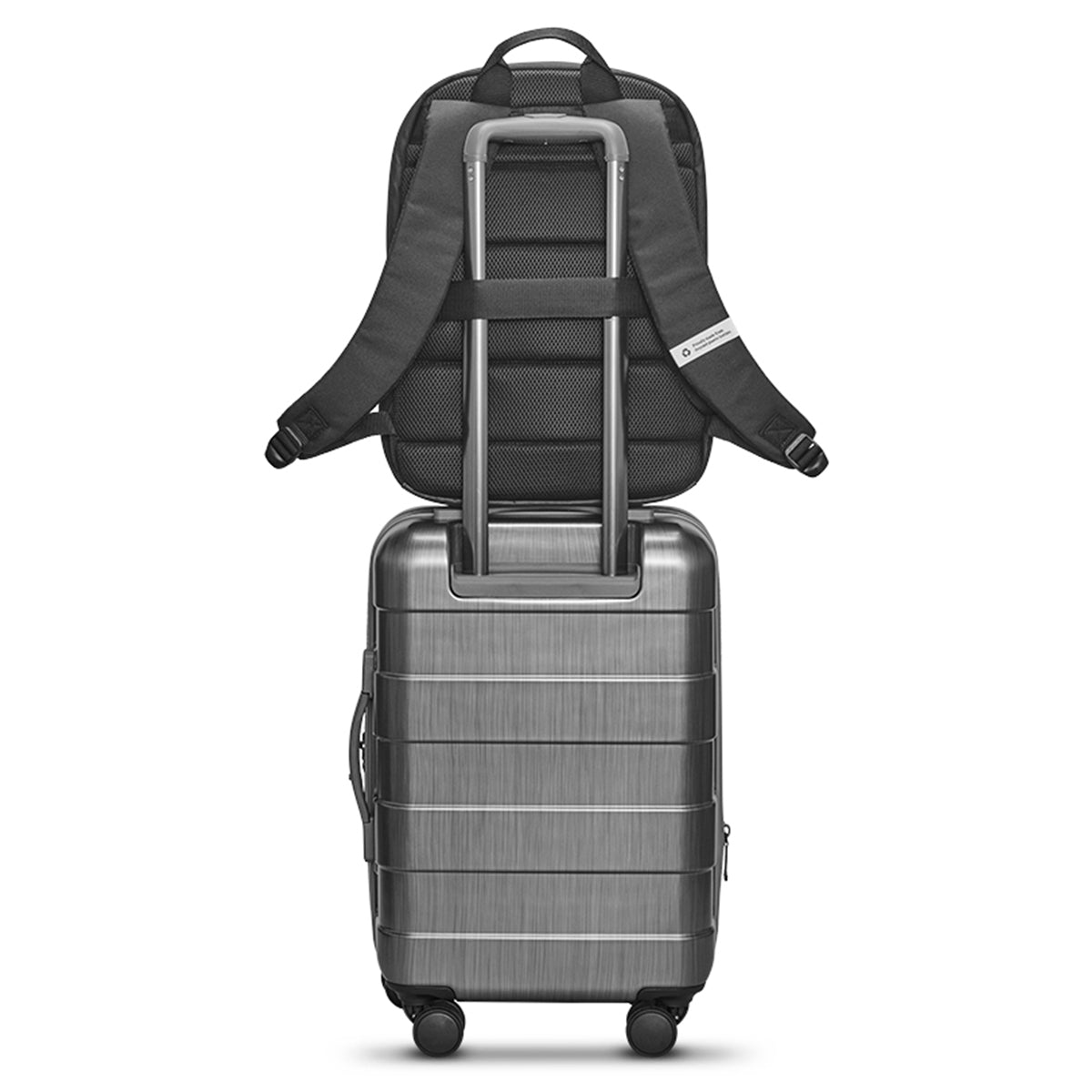 Solo Reserve Expandable Carry-On Spinner Luggage