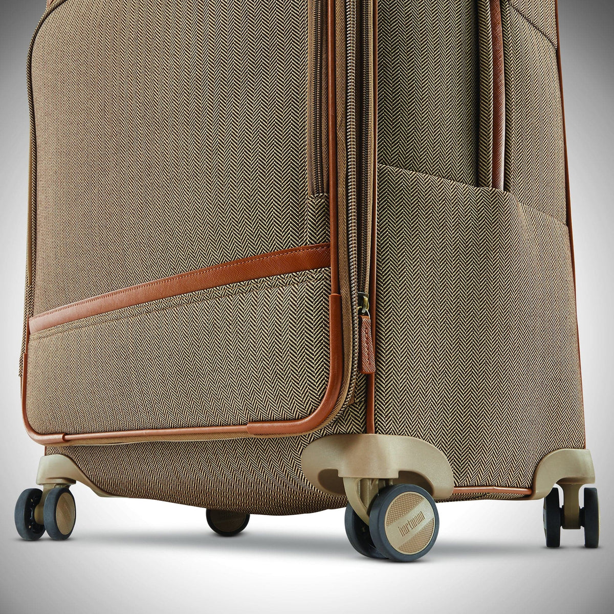 Hartmann Herringbone Deluxe Domestic Carry On Expandable Spinner Luggage