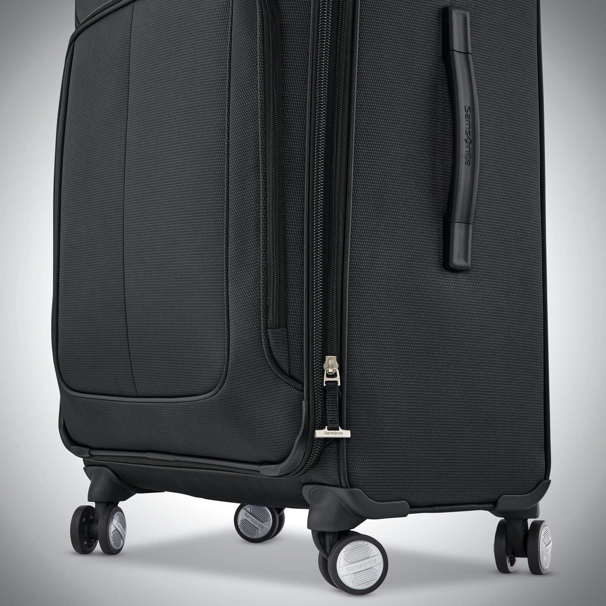 Samsonite SoLyte DLX Large Expandable Spinner Luggage