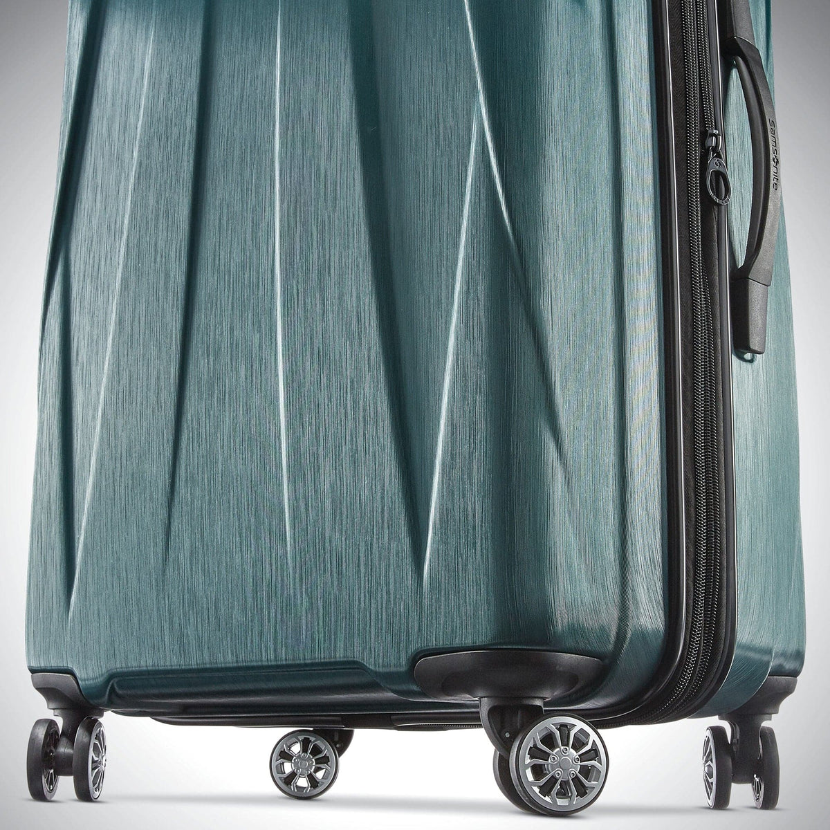 Samsonite Centric 2 Medium Spinner Luggage