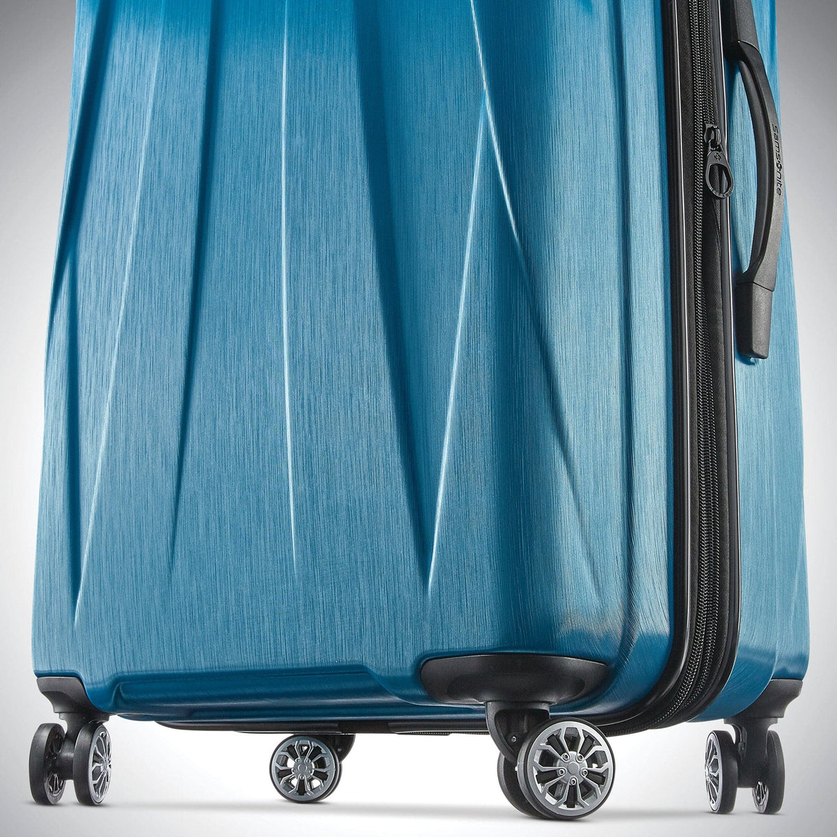 Samsonite Centric 2 Medium Spinner Luggage