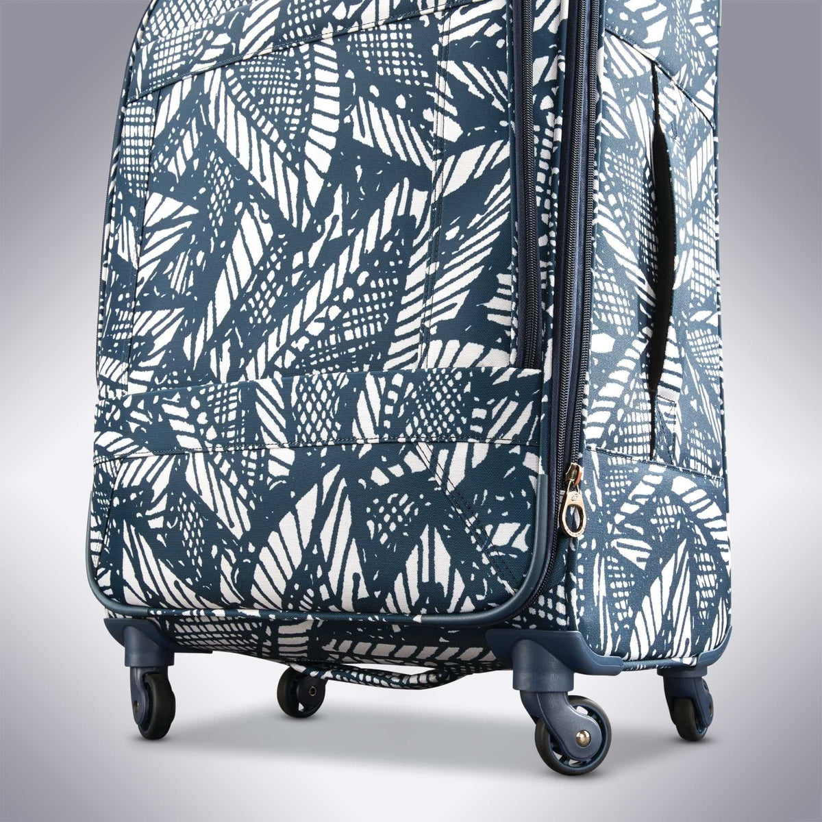 American Tourister Belle Voyage 25" Spinner Luggage