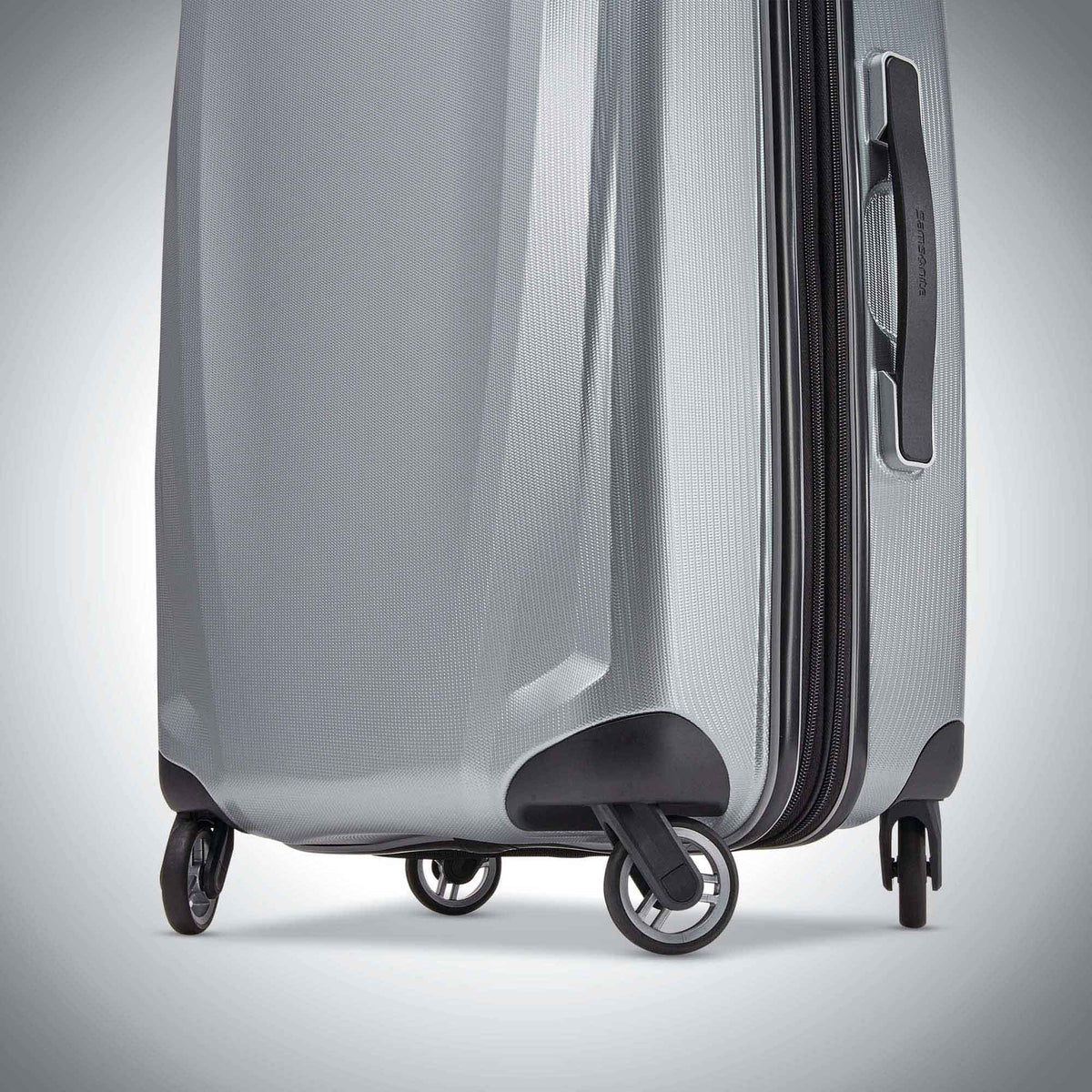 Samsonite 56"- 20" Winfield 3 Deluxe Carry-On Spinner Luggage