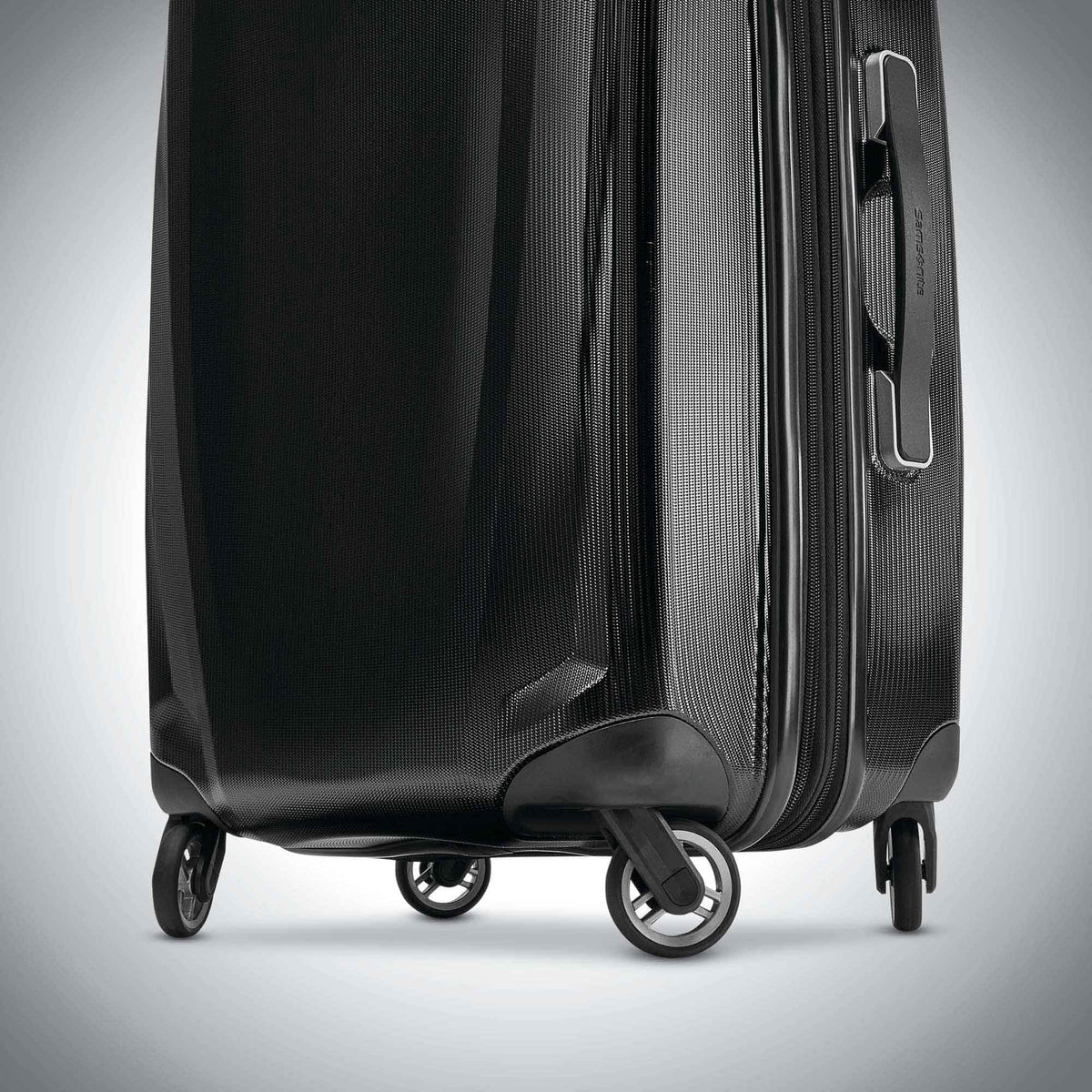 Samsonite Winfield 3 Deluxe 25" Medium Spinner Luggage