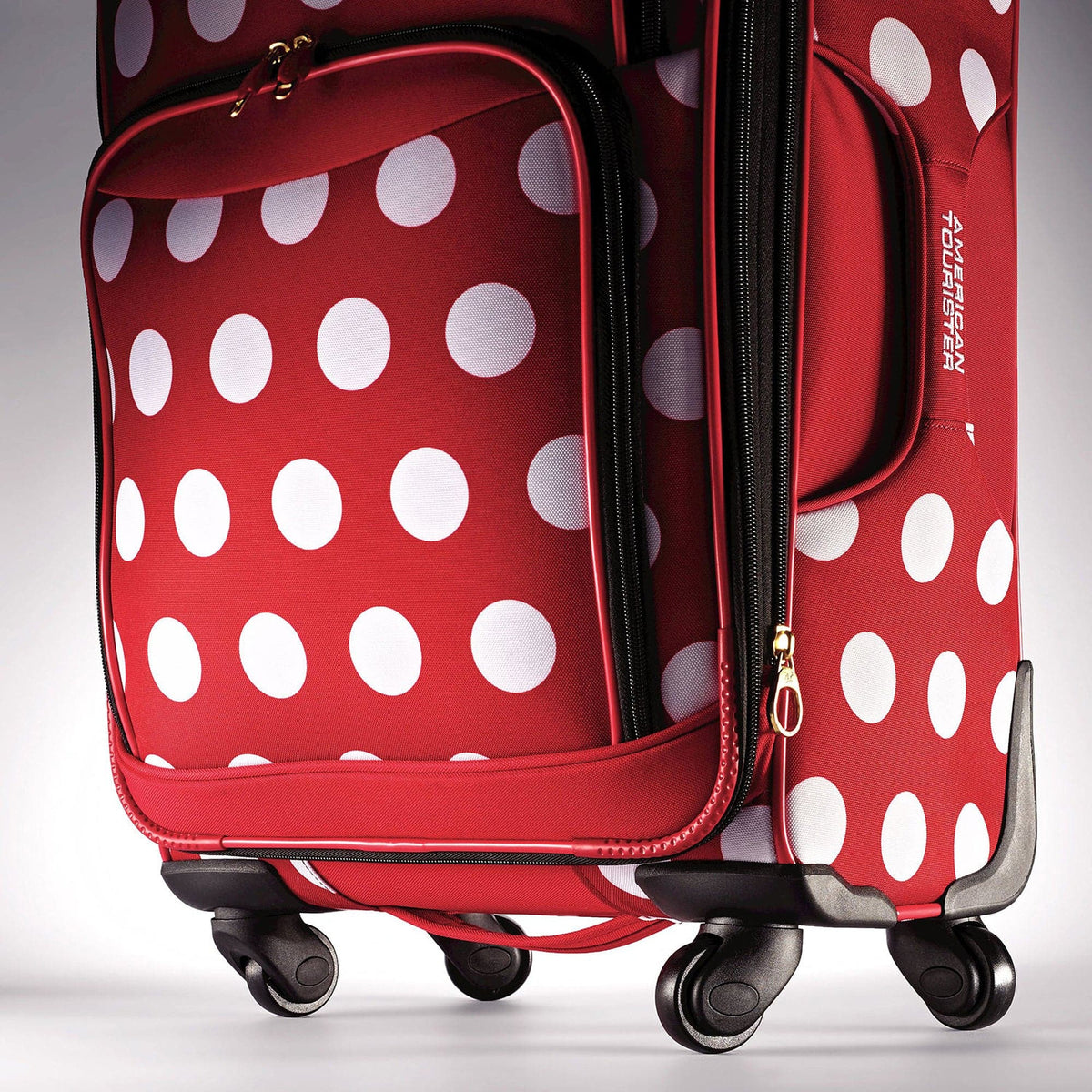 American Tourister Disney Minnie Mouse 21" Spinner 67614